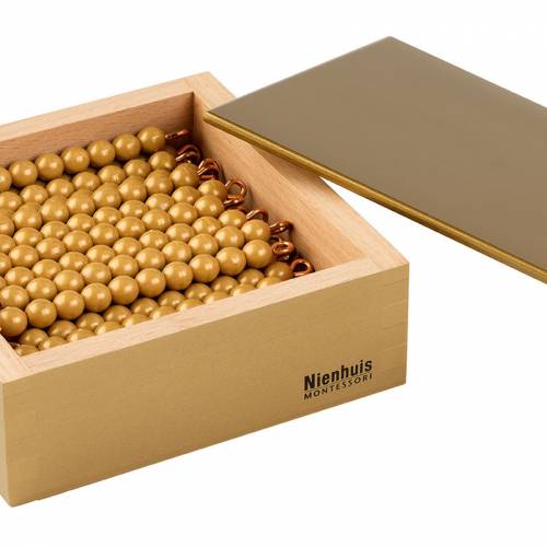 45 perlas doradas en filas de 10 | Perlas Montessori | Nienhuis - Nebulae